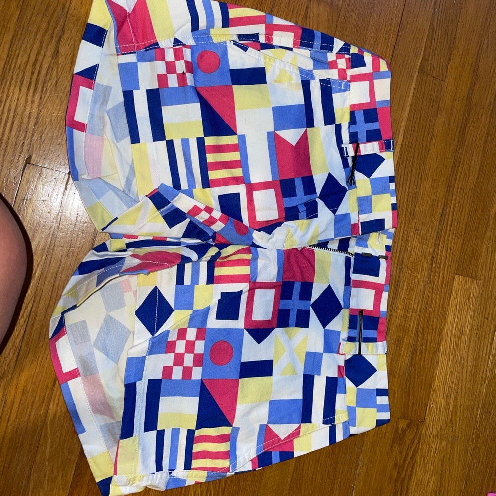 Vineyard Vines Womens Boat Flags Shorts